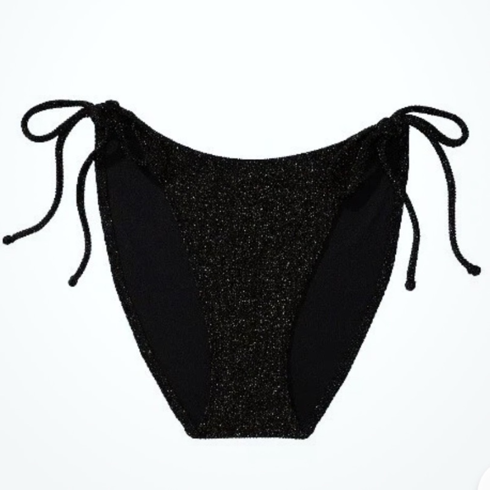 VictoriaSecret Swim 
The Icon push- up 
Top
Brazilian
Bottom Black shiny - Picture 7 of 9